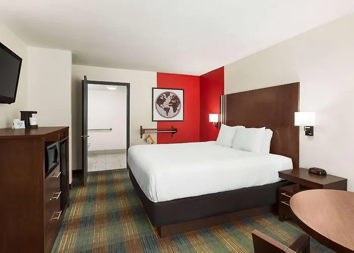 Ramada By Wyndham San Antonio Near Seaworld - Lackland Afb
